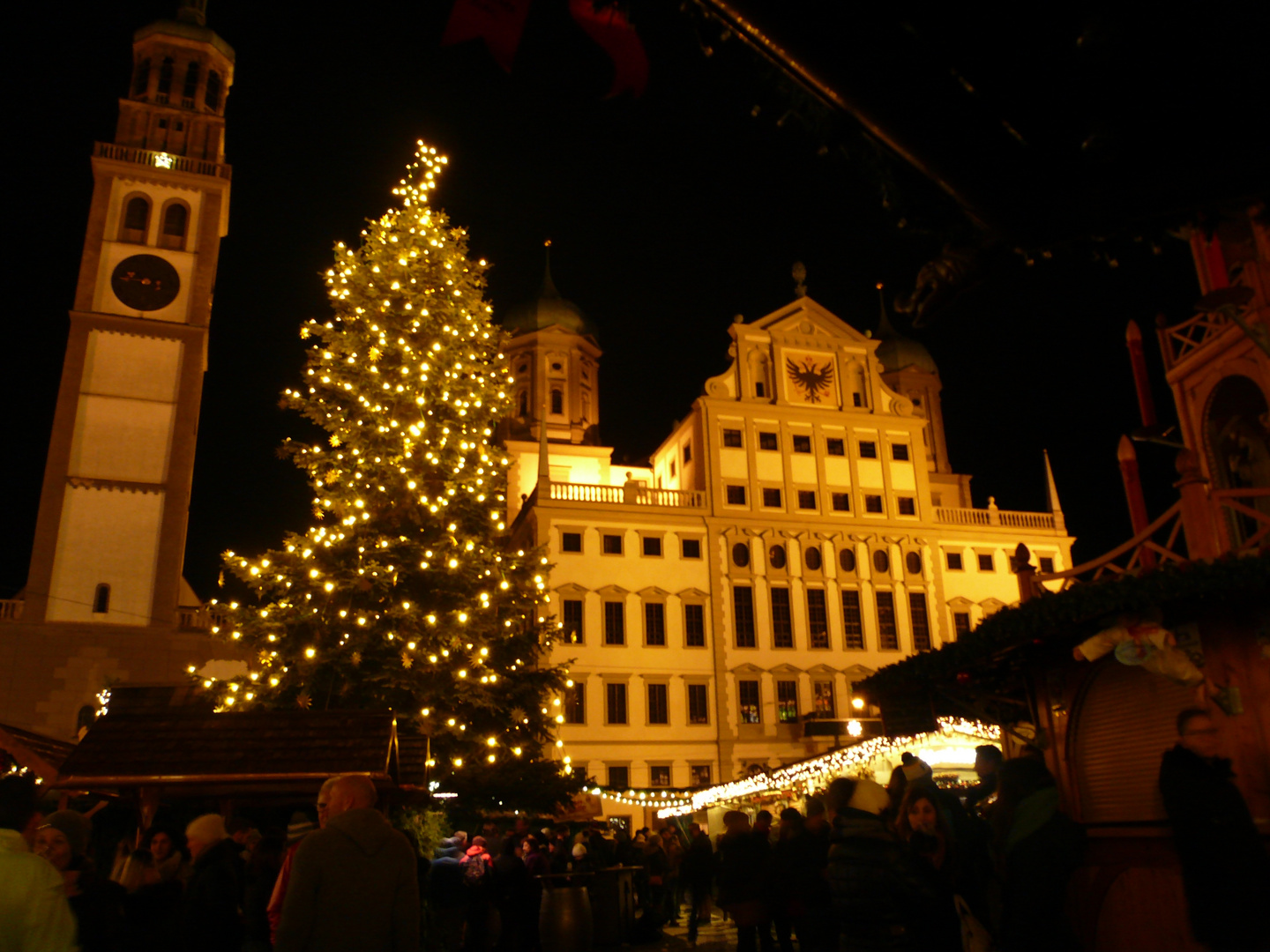 Vorweihnachtliches auf dem Rathausplatz