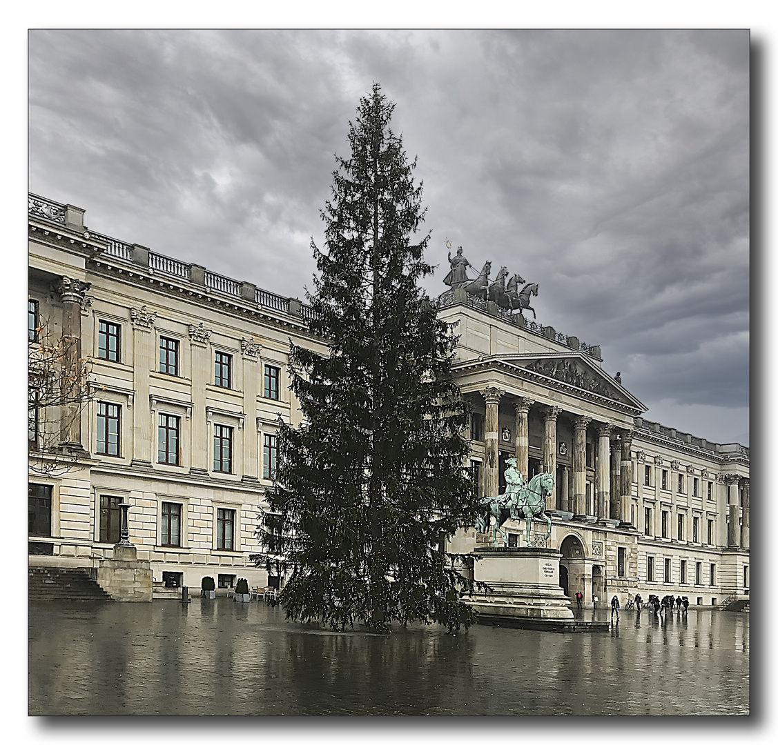 Vorweihnachtszeit im Regen