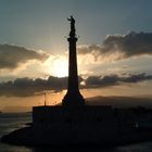 "VOS ET IPSAM CIVITATEM BENEDICIMUS" Alba al porto di Messina