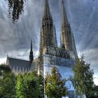 Votivkirche in Wien mit Werbung- HDR 2.Versuch