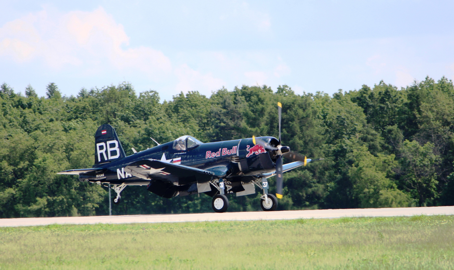 Vought F4U-4 Corsair