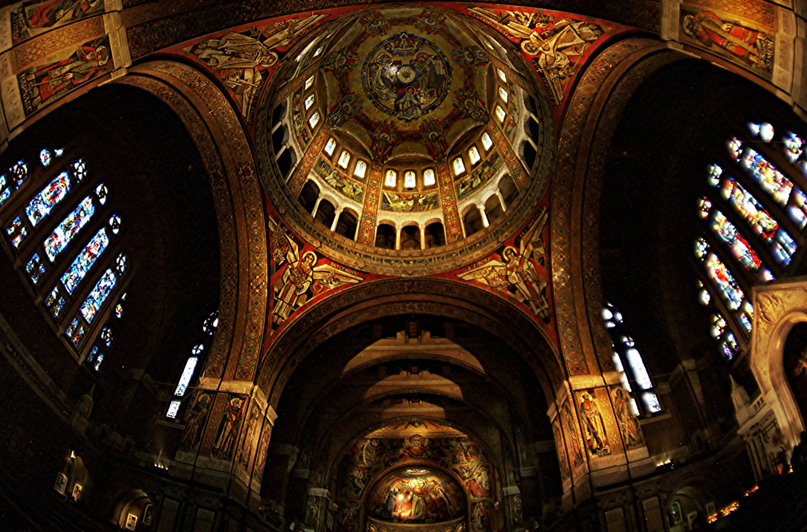 Voute de la basilique de Lisieux