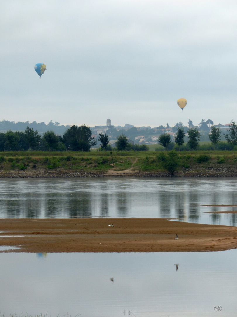 Voyage en montgolfières à l'aube 