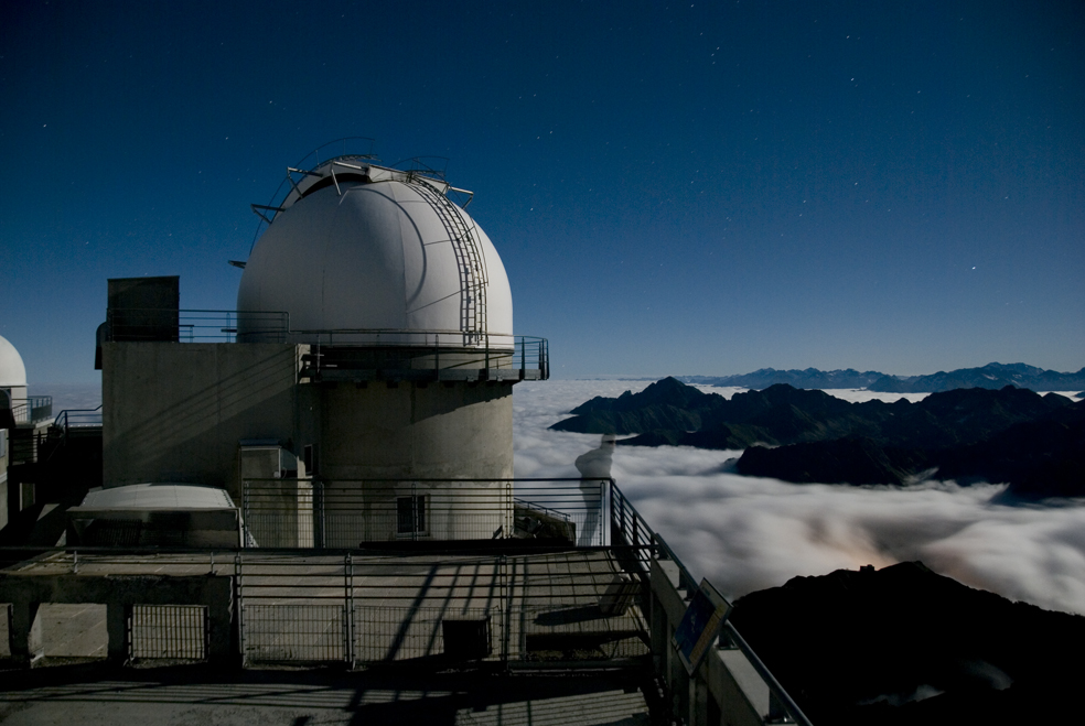 voyage spatial au dessus des pyrénées