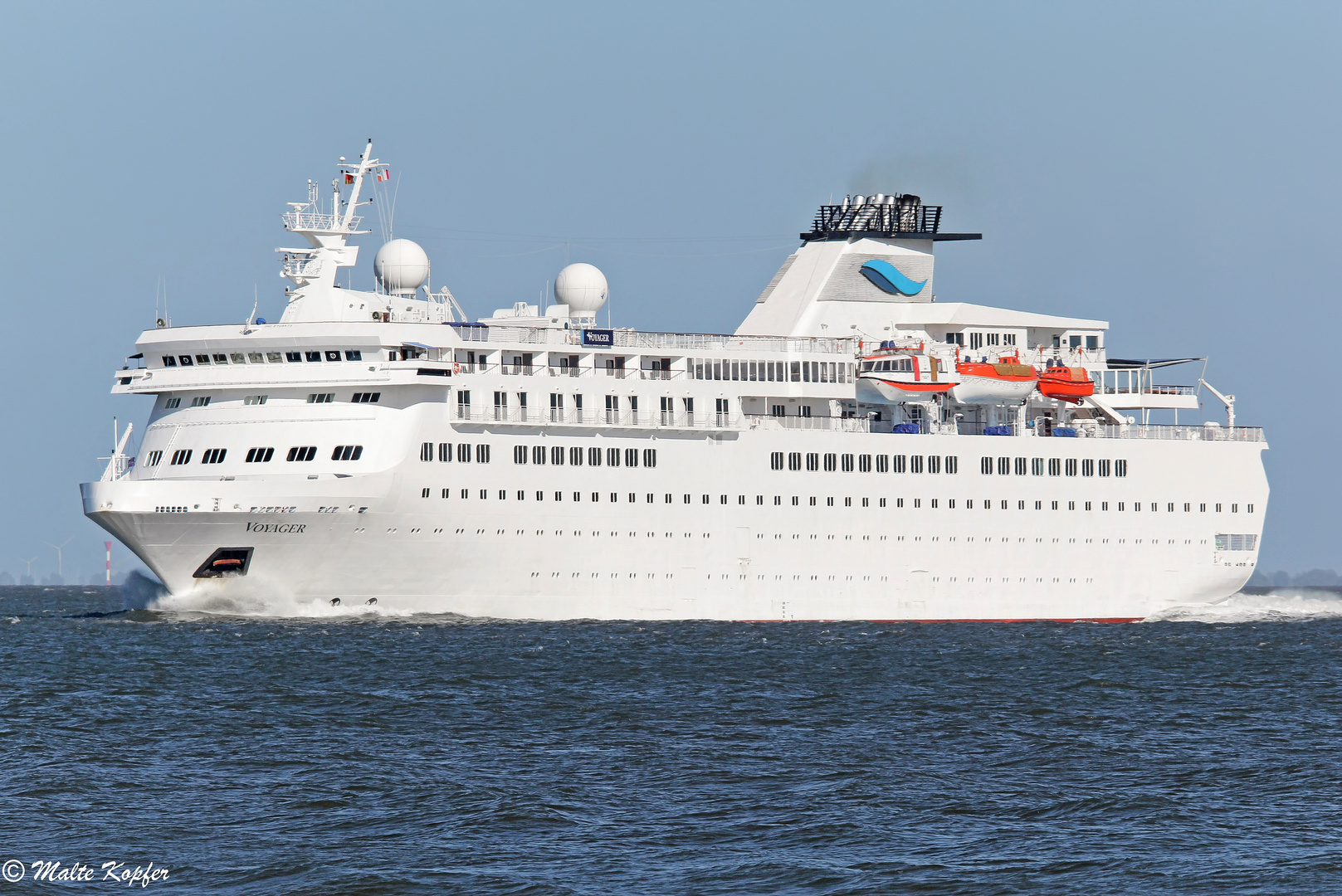 Voyager passing Cuxhaven