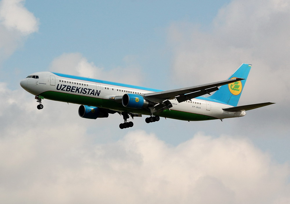 VP-BUA / Uzbekistan Airways / Boeing 767-33P(ER)