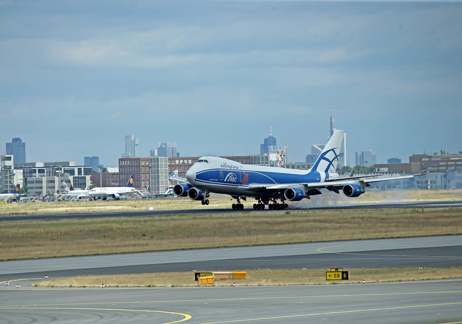 VQ-BHE  - Boeing 747-400F -