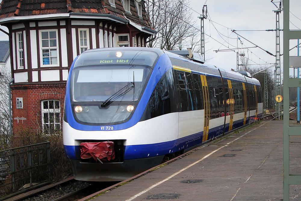 VT 728 der NOB vor dem Museumsstellwerk Rn