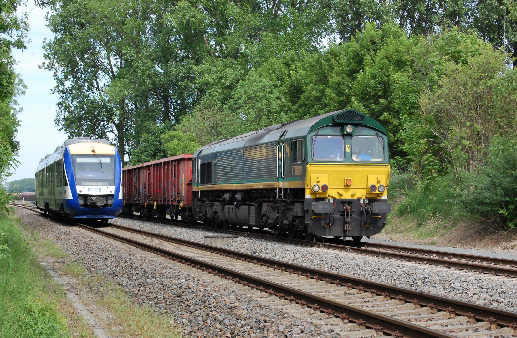 VT 807 und Class 66