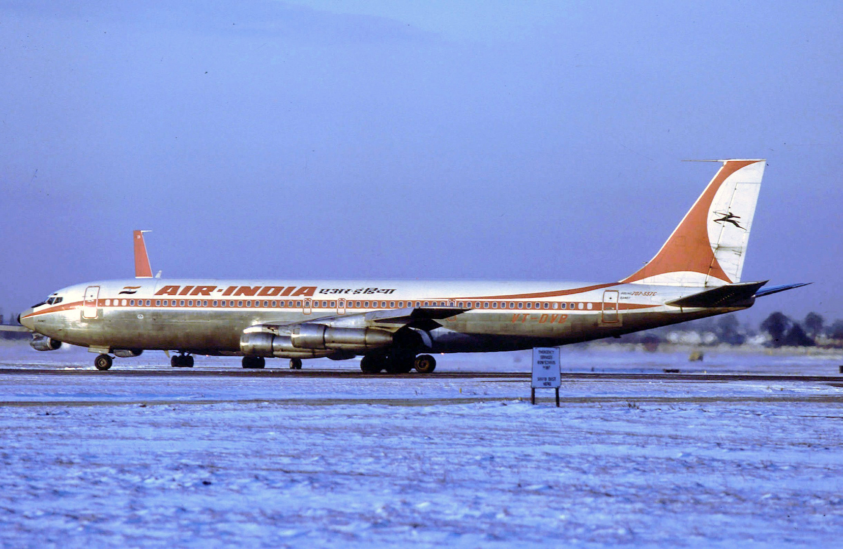 VT-DVB, January 1979 in Heathrow