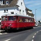 VT25 der RSE (Rhein-Sieg-Eisenbahn) mitten in Troisdorf-Sieglar