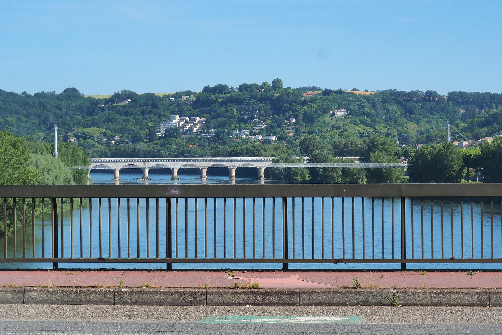 Vue à partir du Pont de Pierre à Agen :