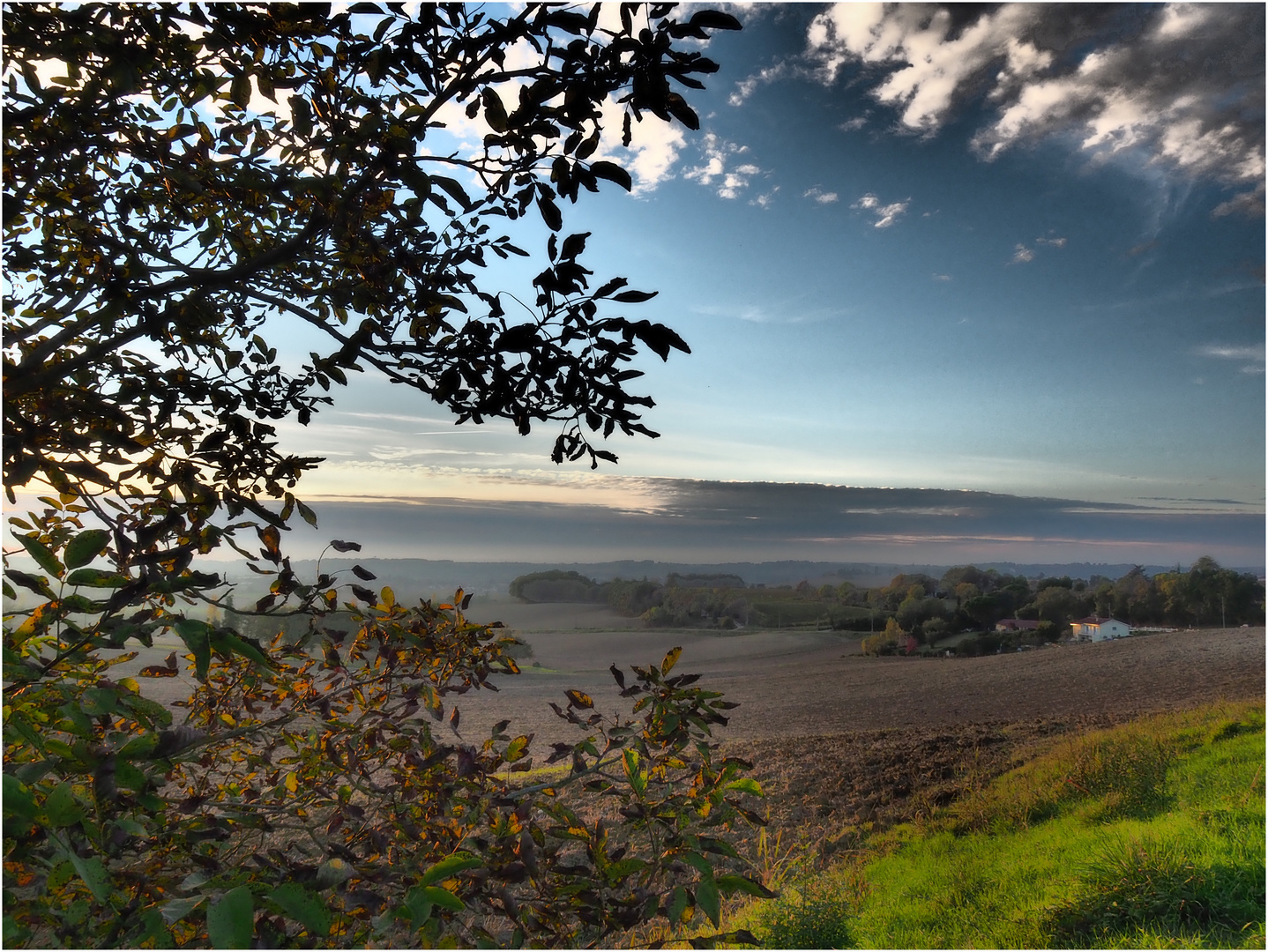 Vue automnale sur la vallée de la Baïse