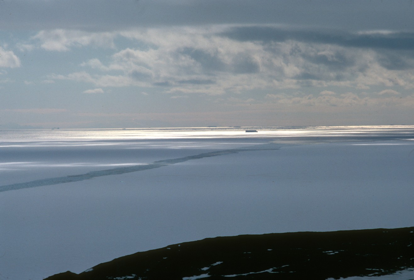 vue d'avion du continent antarctique