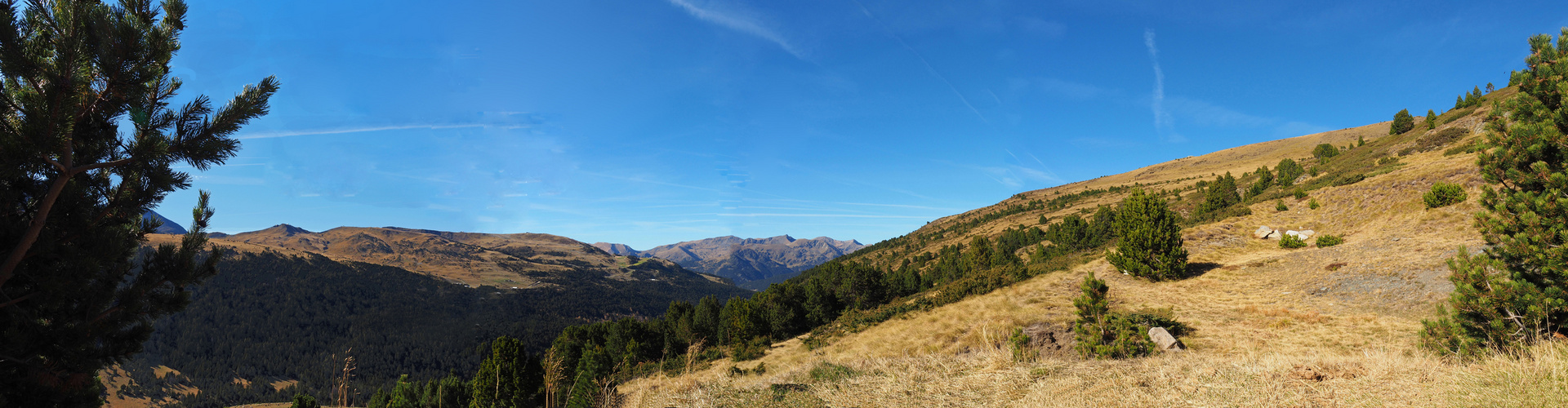 Vue de la route du col du Pas de la Case  --  Andorre