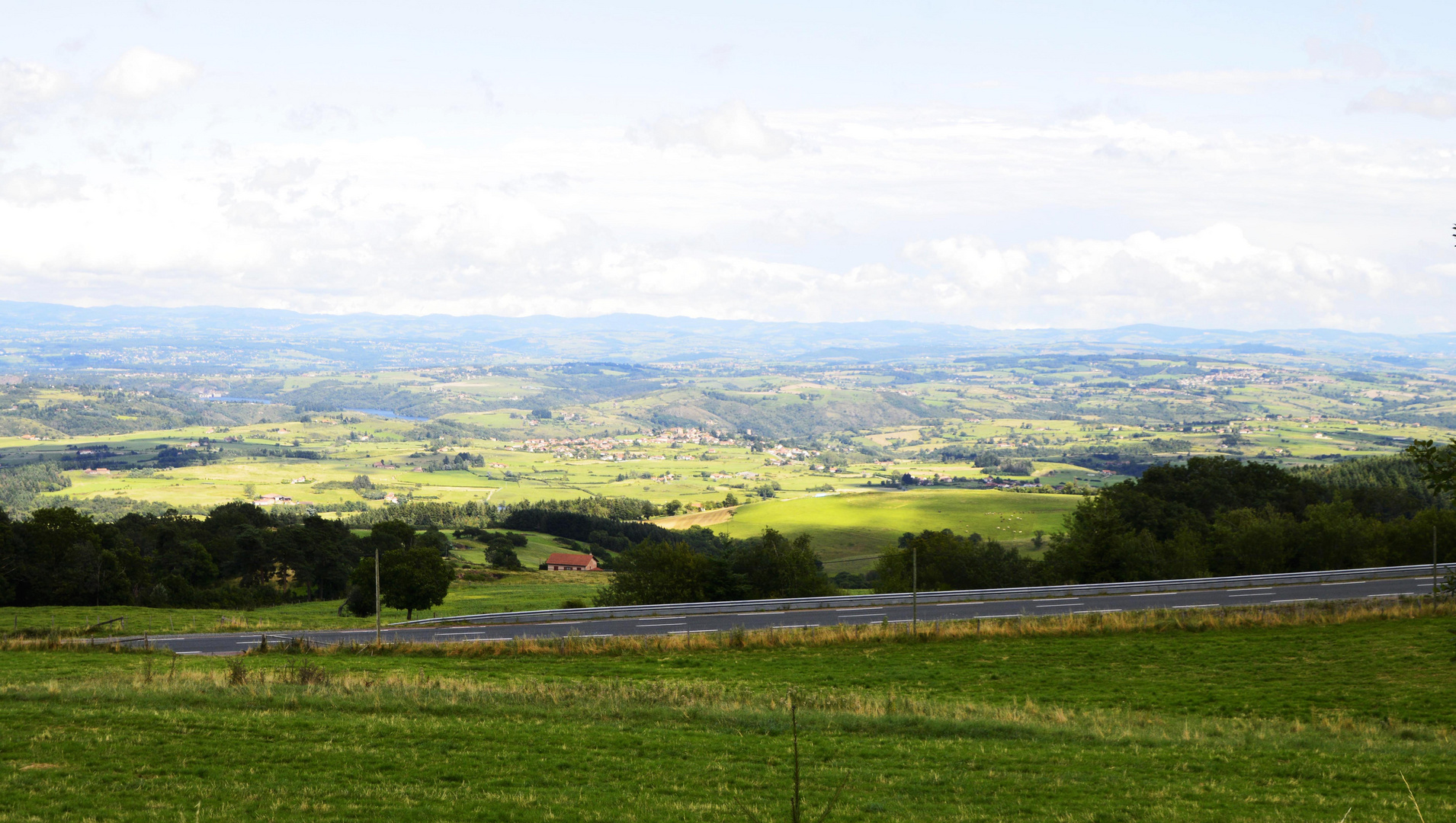 vue des hauteur de villemontais 