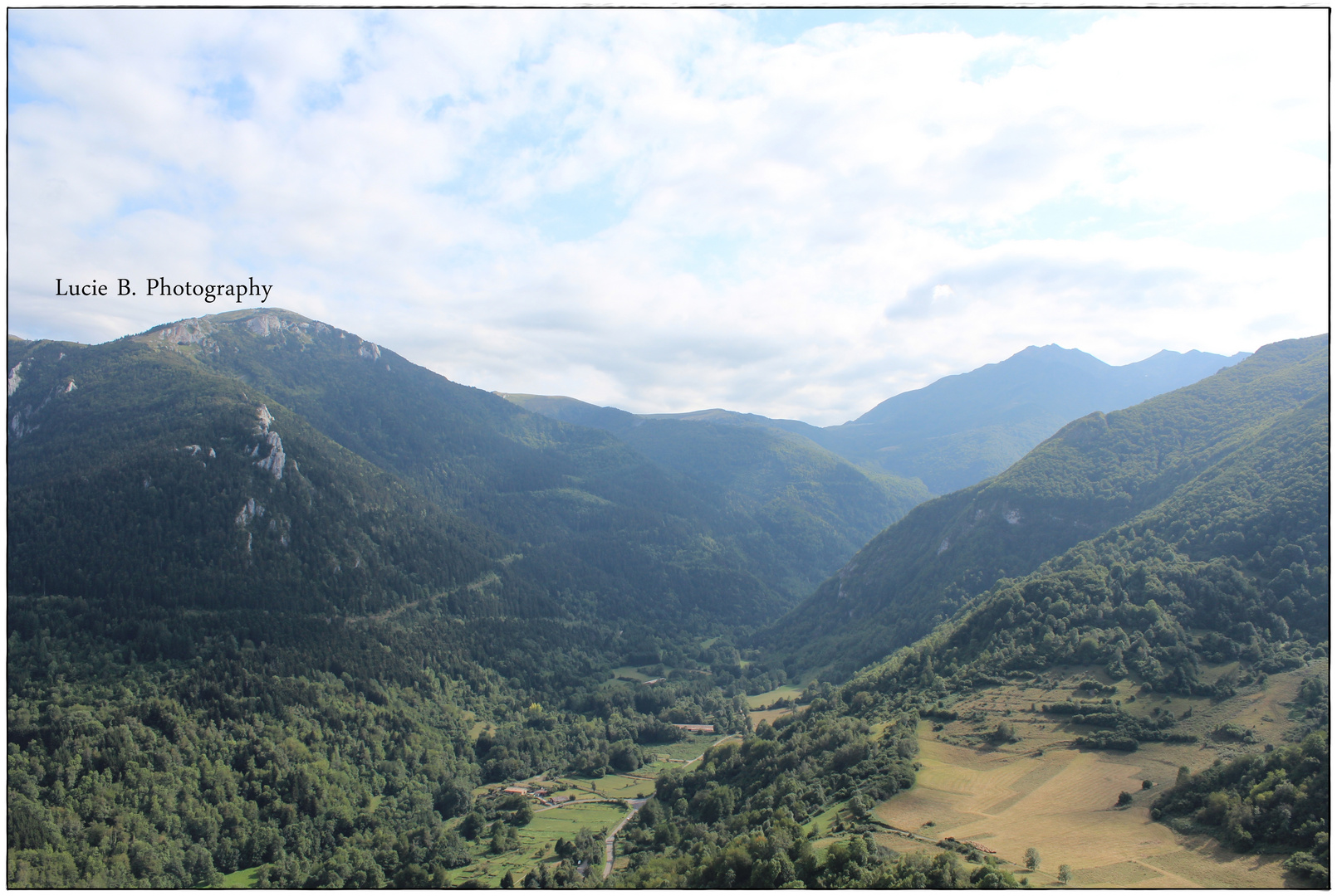 Vue du Chateau de Montségur.