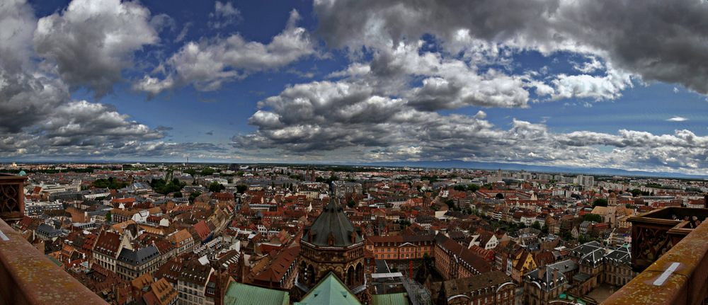 Vue panoramique de la cathédrale de Strasbourg