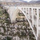 vue partielle du dessous du pont de Chaulière 83