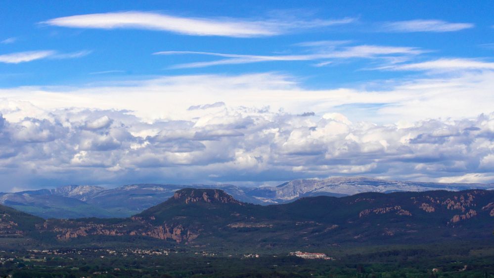 Vue prise du monastère de Notre Dame de Pitié à Roquebrune sur Argens Var