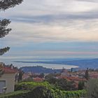 Vue sur la Baie des Anges et le Cap d’Antibes…