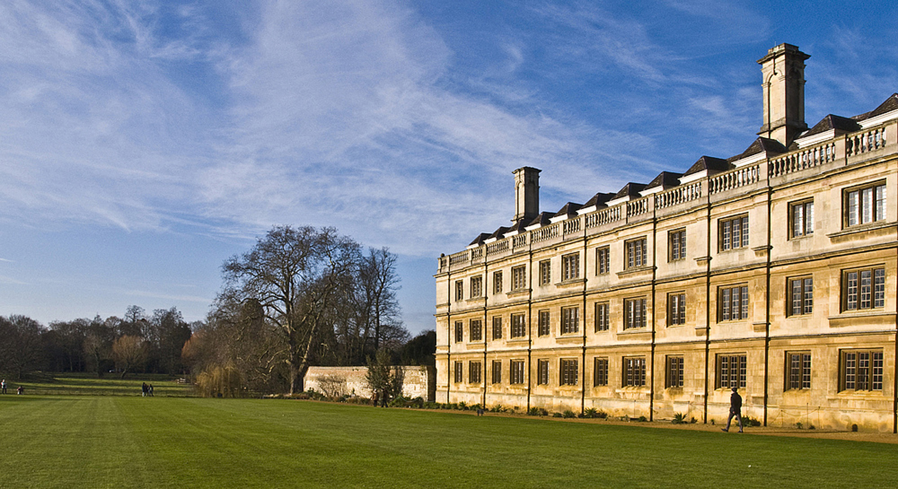  Vue sur la Cam et un des bâtiments de Clare College à partir de la « prairie » de King’s College