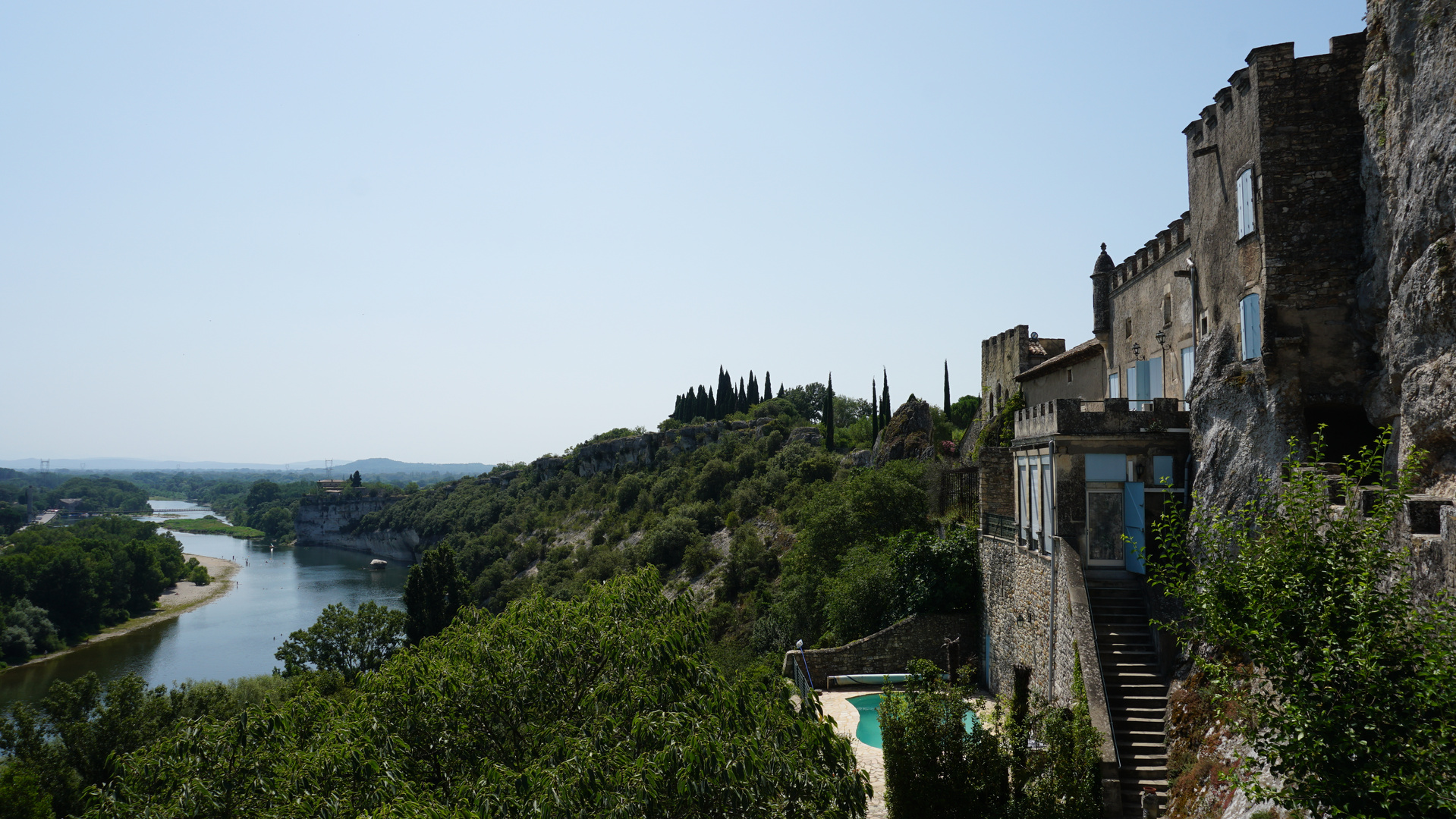 Vue sur la rivière