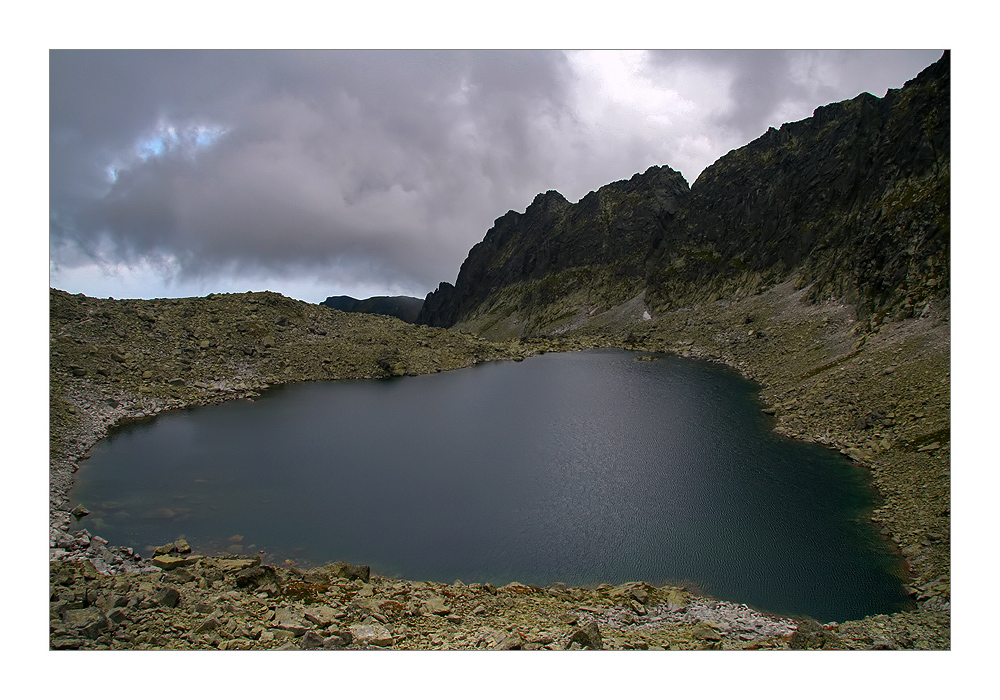 *Vue sur lac de montagne*