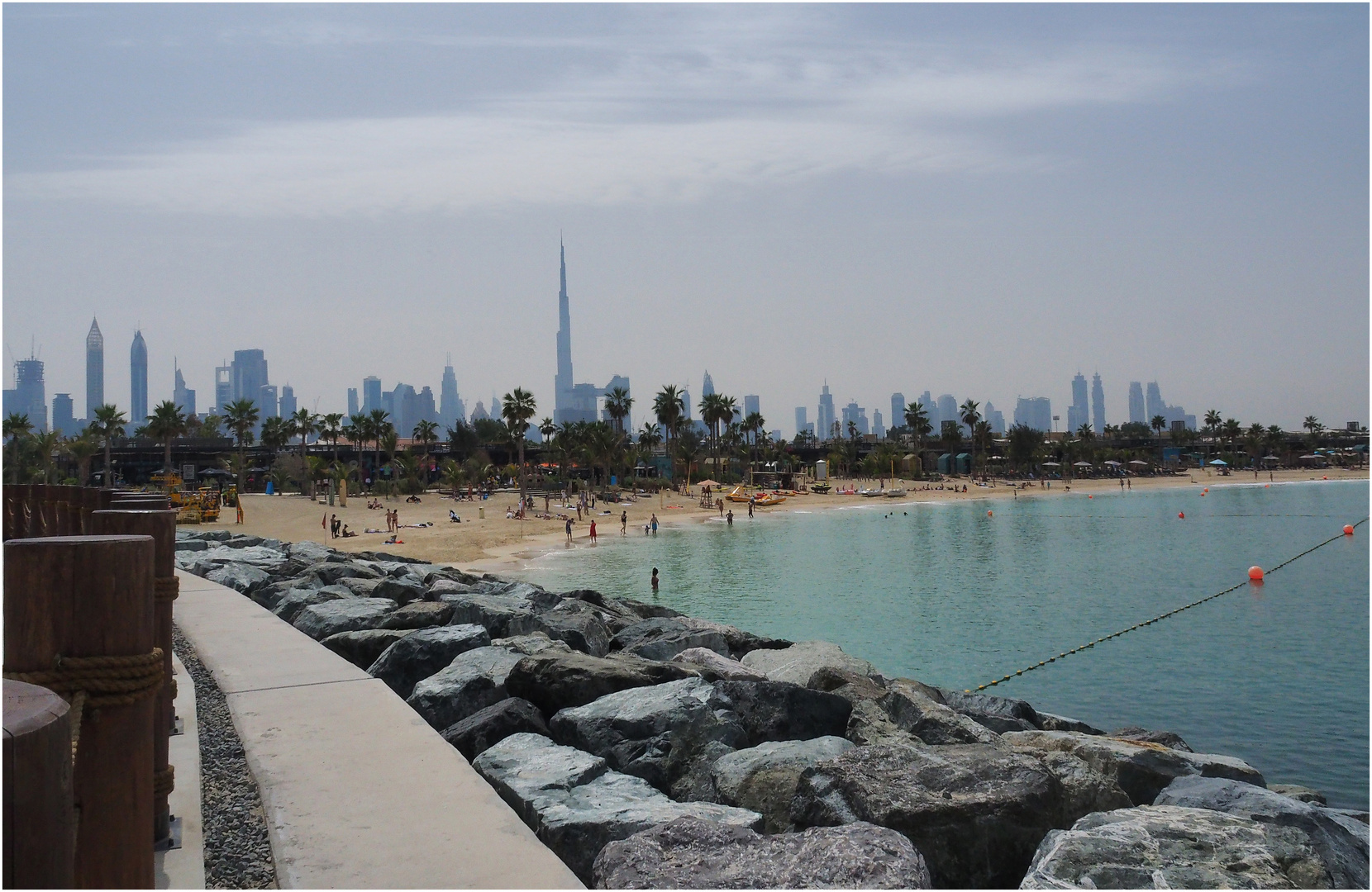 Vue sur le centre-ville à partir de la plage de Jumeirah  -  La Mer