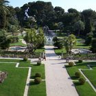 Vue sur le jardin "à la Française" depuis la terrasse de la villa de Rothschild.