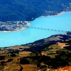 Vue sur le Lac de Serre-Ponçon et Savines du sommet du Mont-Guillaume (2542m.).