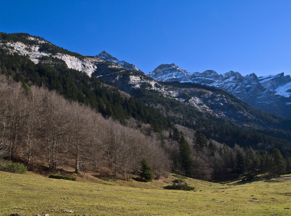 Vue sur le massif du Mont-Perdu près de Gavarnie