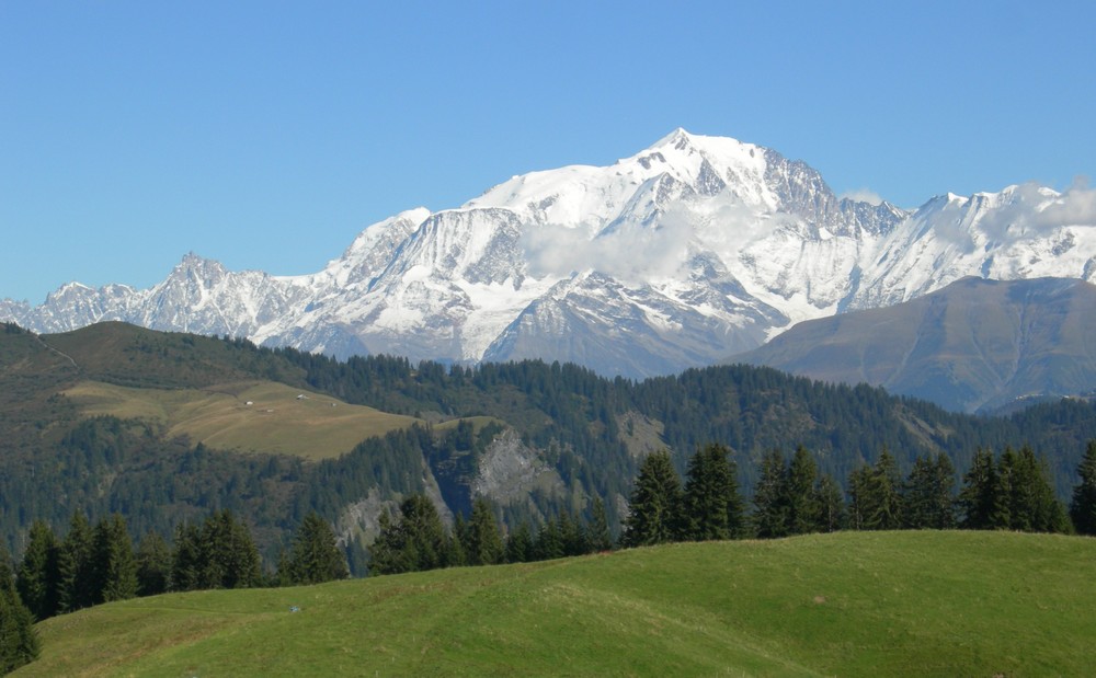 vue sur le mont blanc .. des aravis