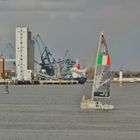 Vue sur le port de Marchandises à Lorient (Morbihan)