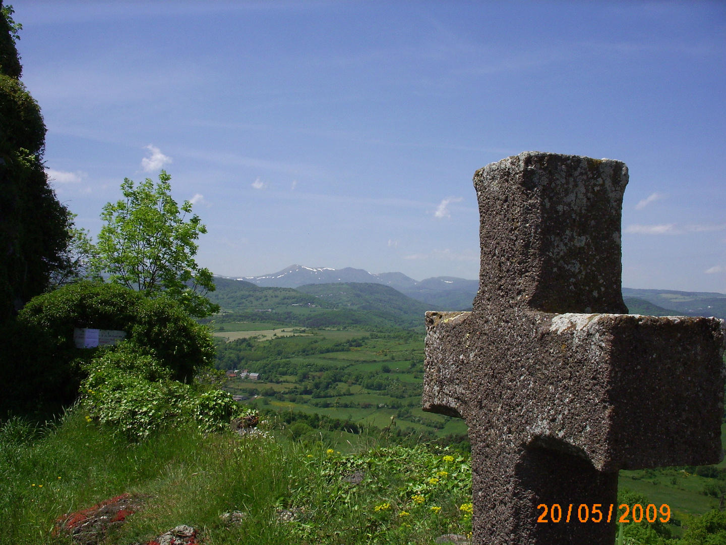 vue sur le Sancy d'un petit village Le Crest, Puy de Dôme