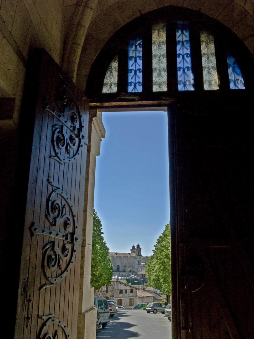  Vue sur l’Eglise St Nicolas de Nérac à partir de l’Eglise Notre-Dame