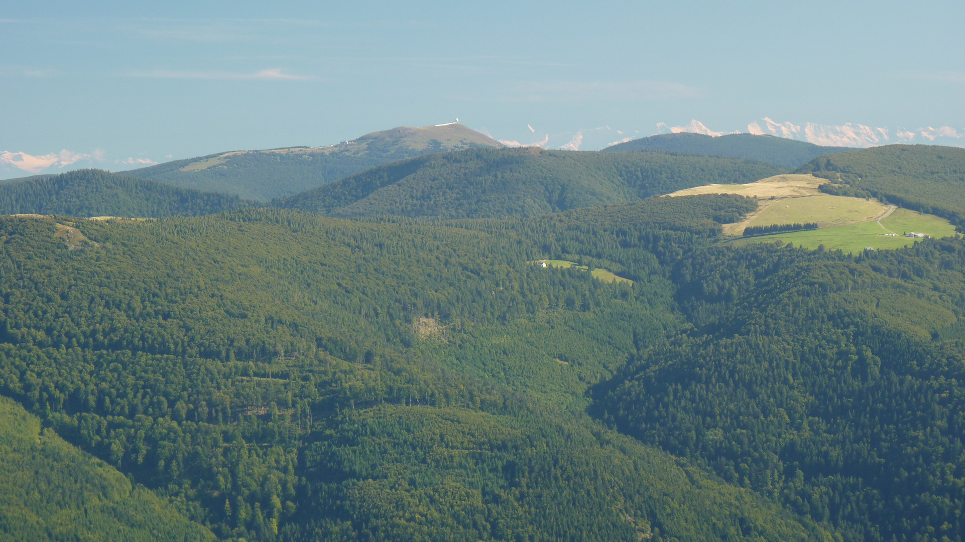 Vue sur les Alpes bernoises et le Grand Ballon depuis le Rainkopf