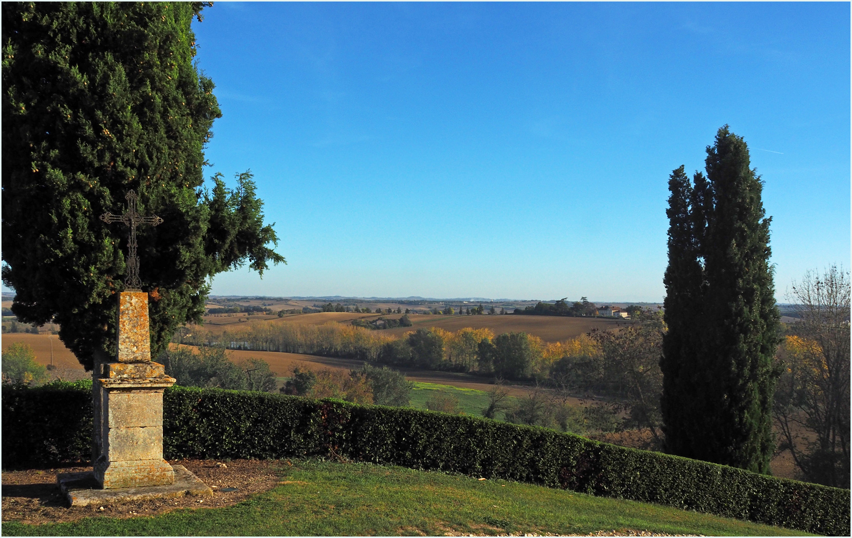 Vue sur les collines gersoises à partir du village de Terraube