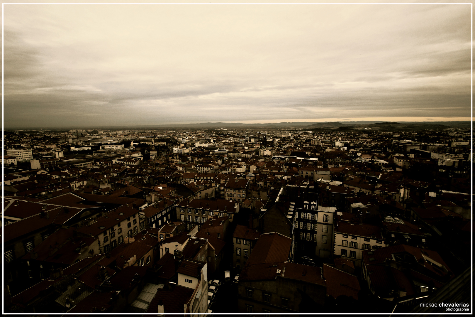 Vue sur les toits de Clermont-Ferrand