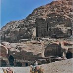 Vue sur les tombeaux des rois  --  Petra