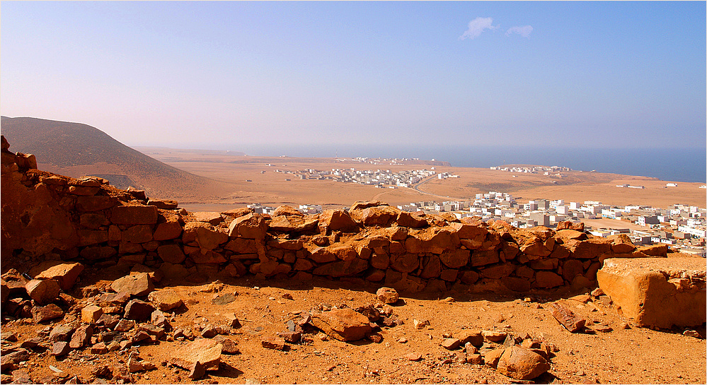 Vue sur Mirleft et la côte à partir du fort de Tidli