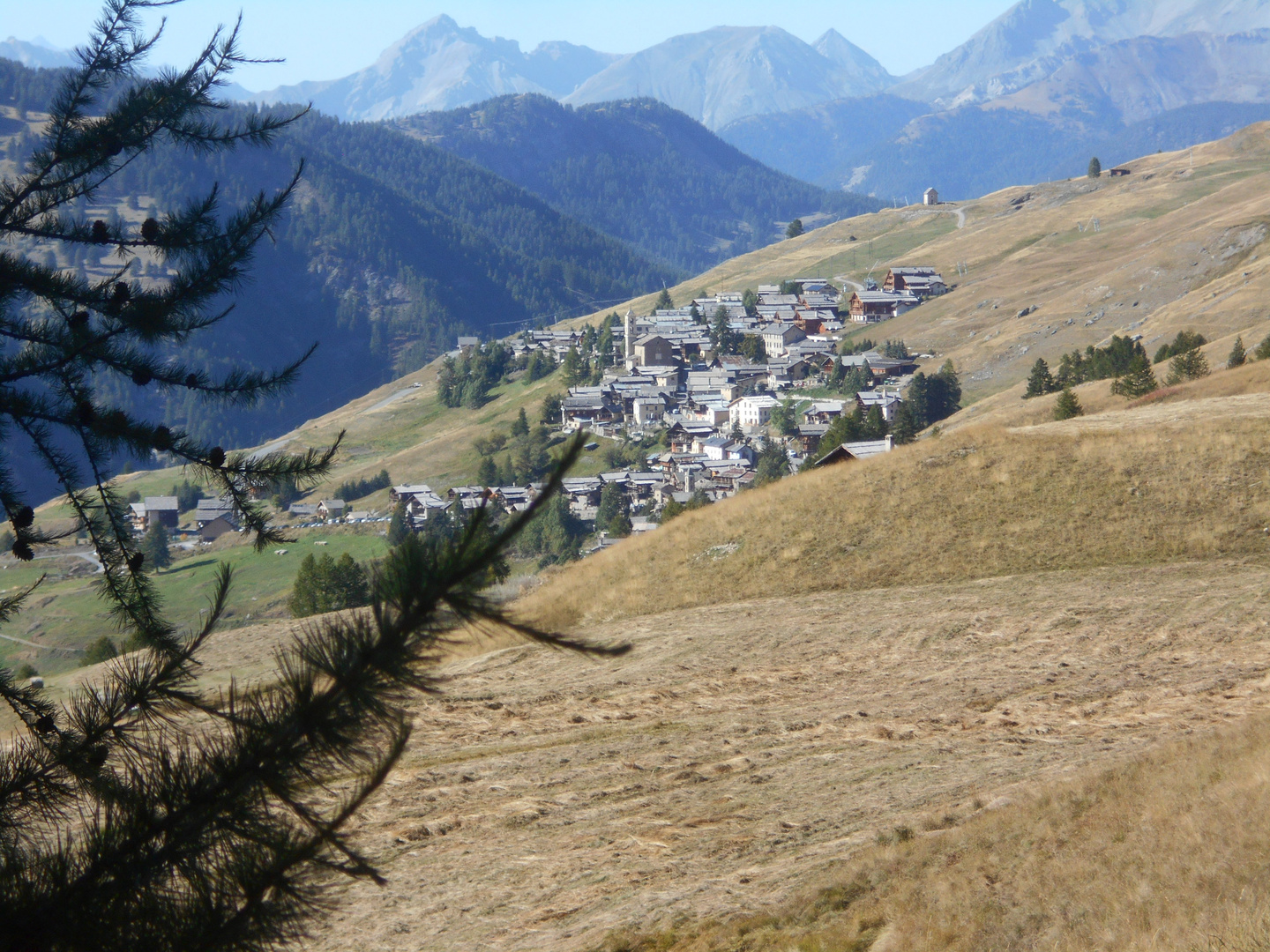 Vue sur Saint-Véran dans les Hautes-Alpes