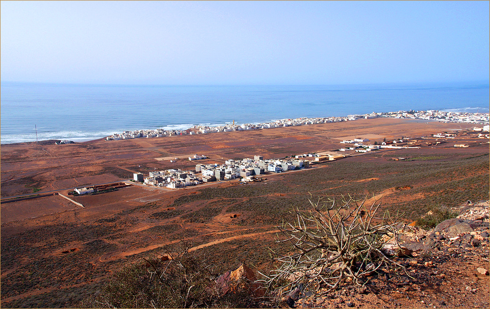 Vue sur Sidi Ifni et la côte atlantique – Blick auf Sidi Ifni und die atlantische Küste