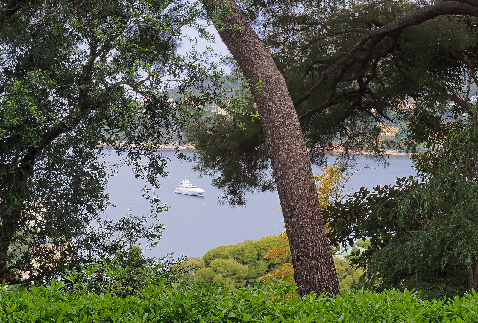 Vue vers la Rade de Villefranche depuis la Villa Ephrussi