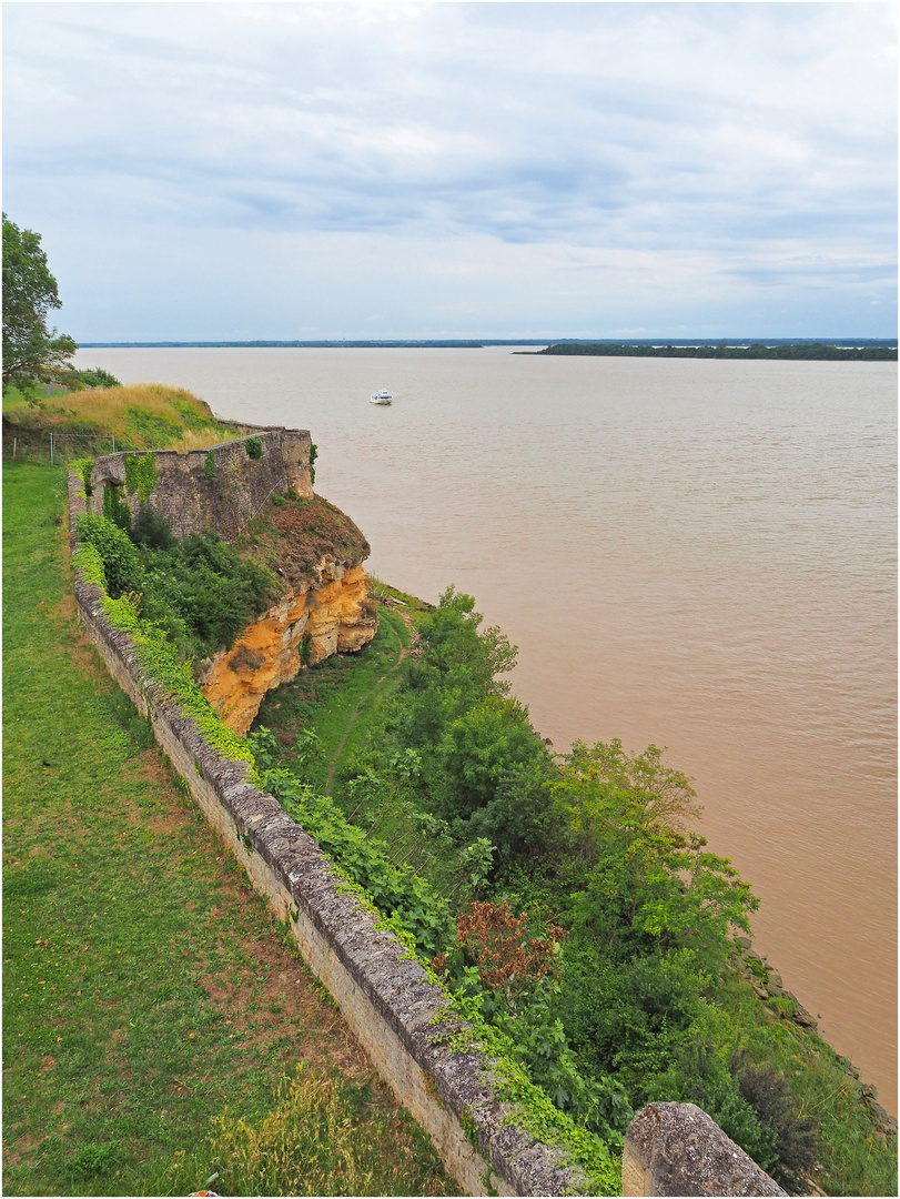 Vue vers l’amont de la Gironde…