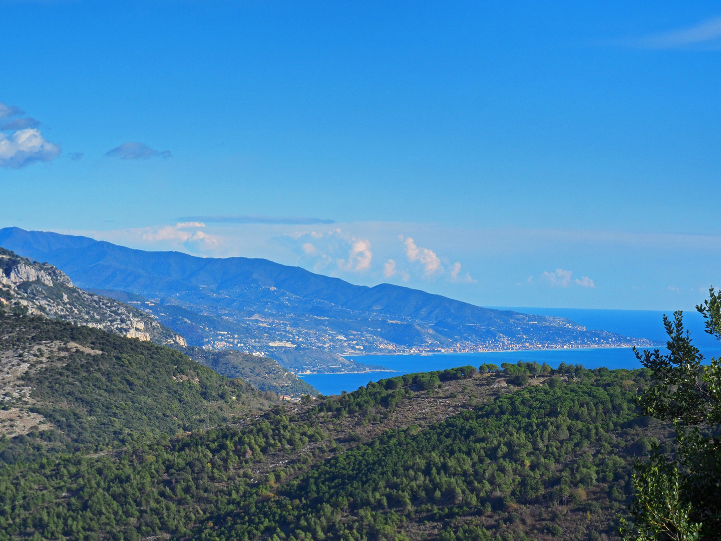 Vue vers l’est à partir du col d’Eze