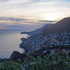 Vue vers l’ouest à partir du Château de Roquebrune …vers Monaco