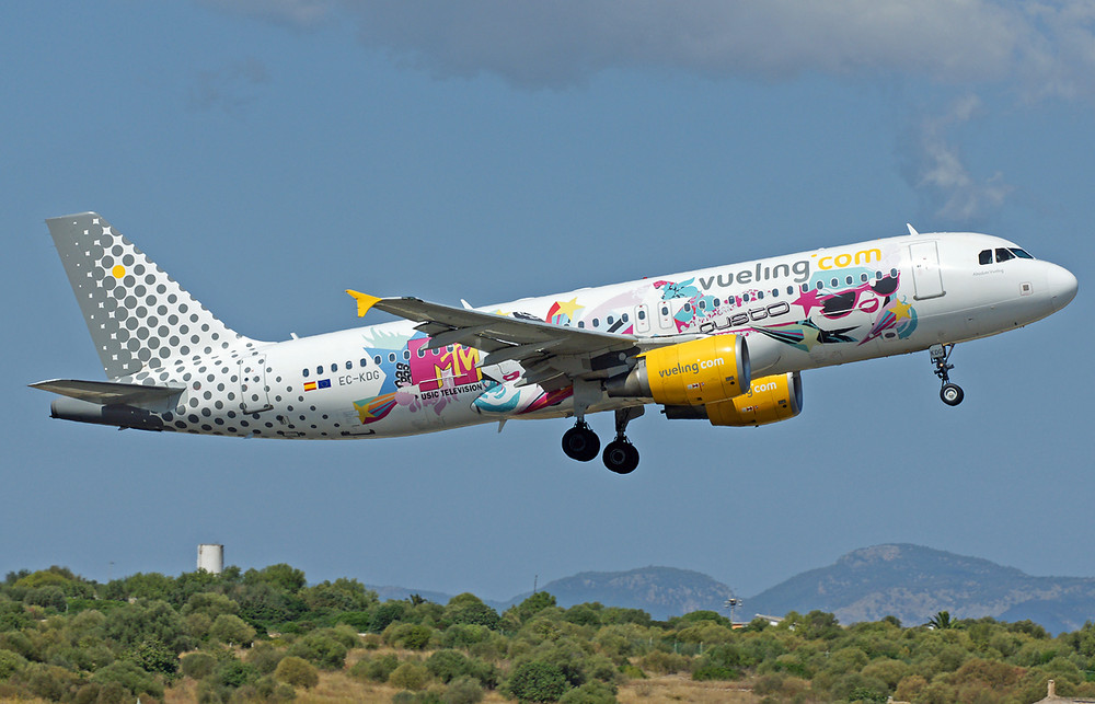Vueling Airbus A320-214