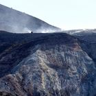 Vulcano Krater mit Rauch