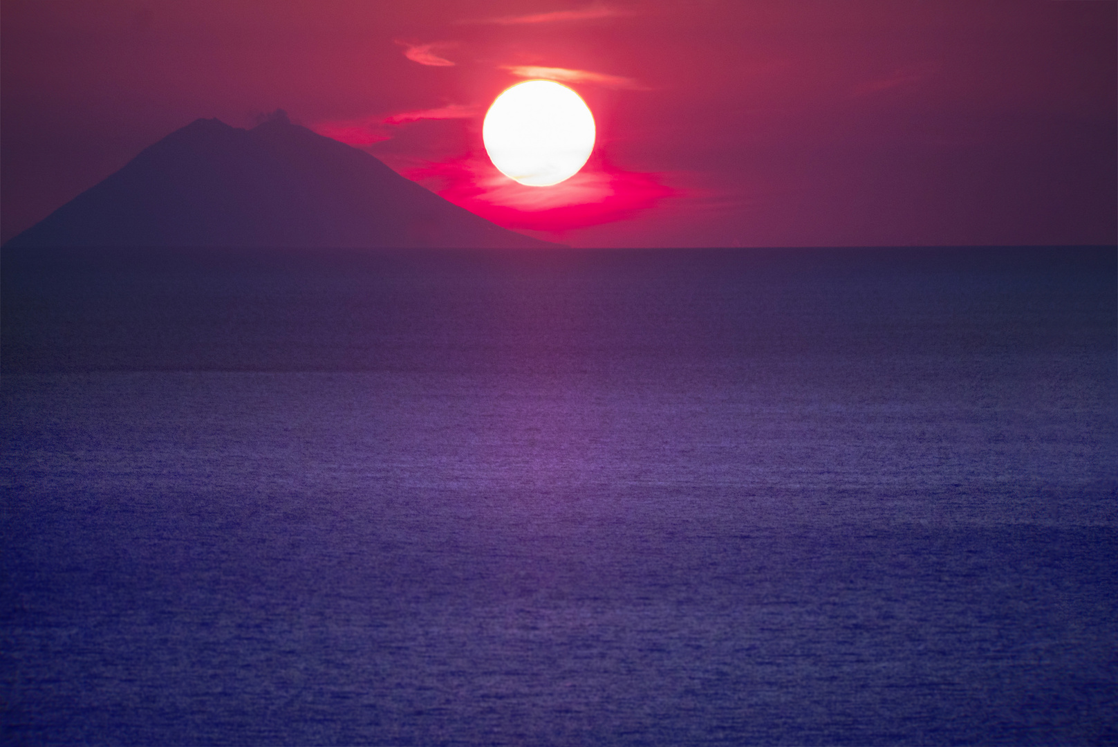 Vulcano Stromboli al Tramonto.